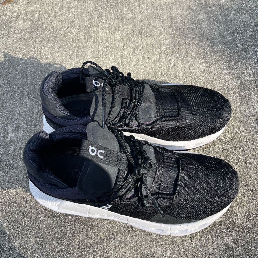 Cloudnova size 8 women’s sneaker